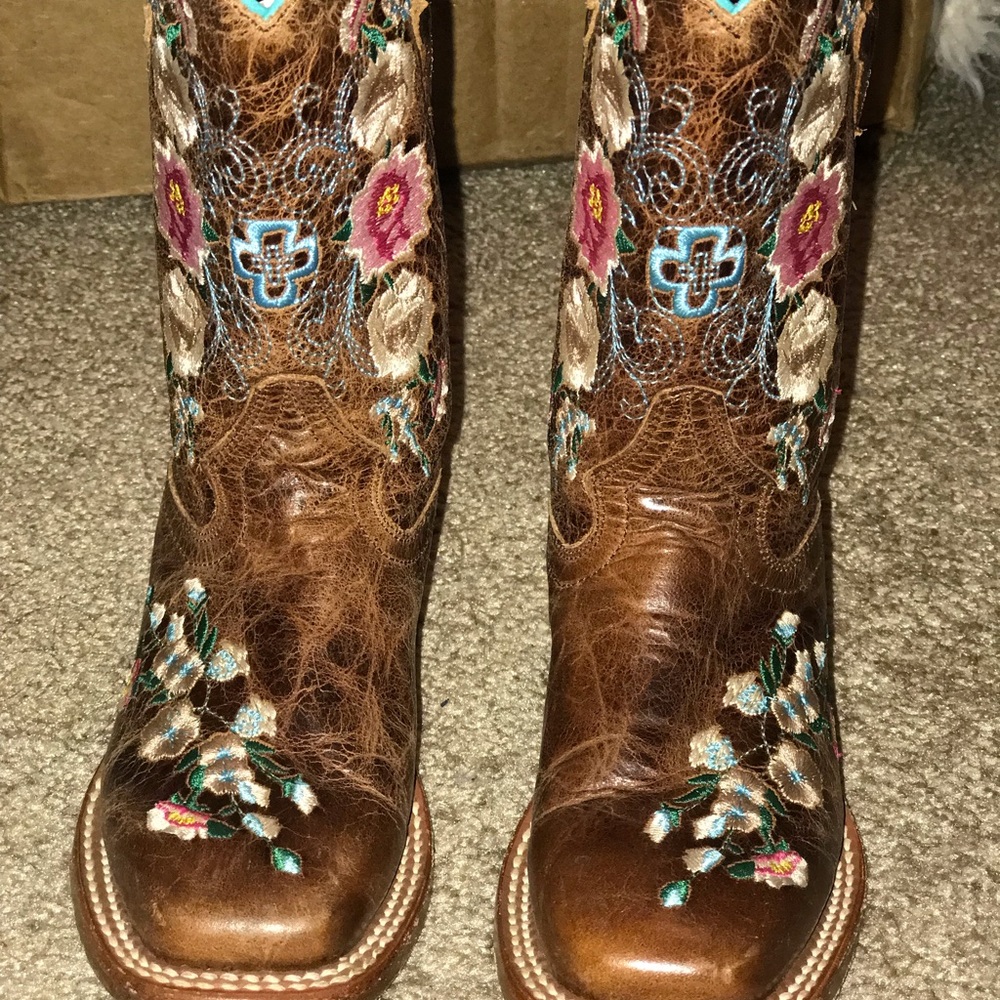 Adorable  Embroidery Cowboy Boots size 9